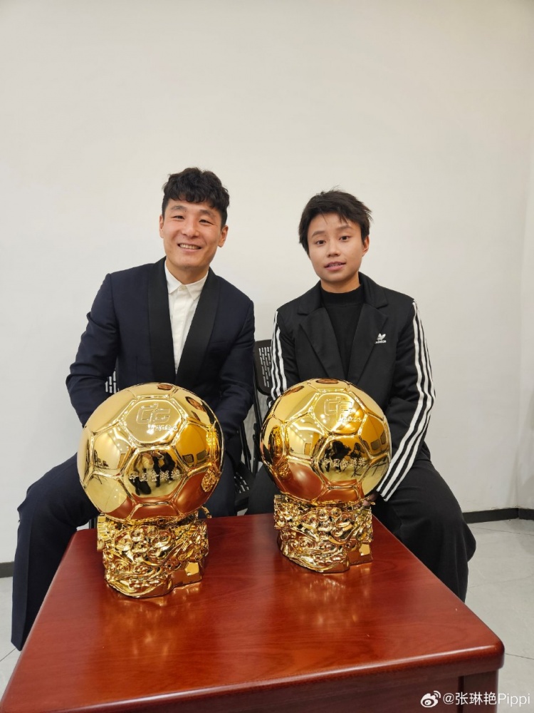  張琳艷社媒曬與武磊合照：感謝、榮幸、幸運，祝磊哥早日康復