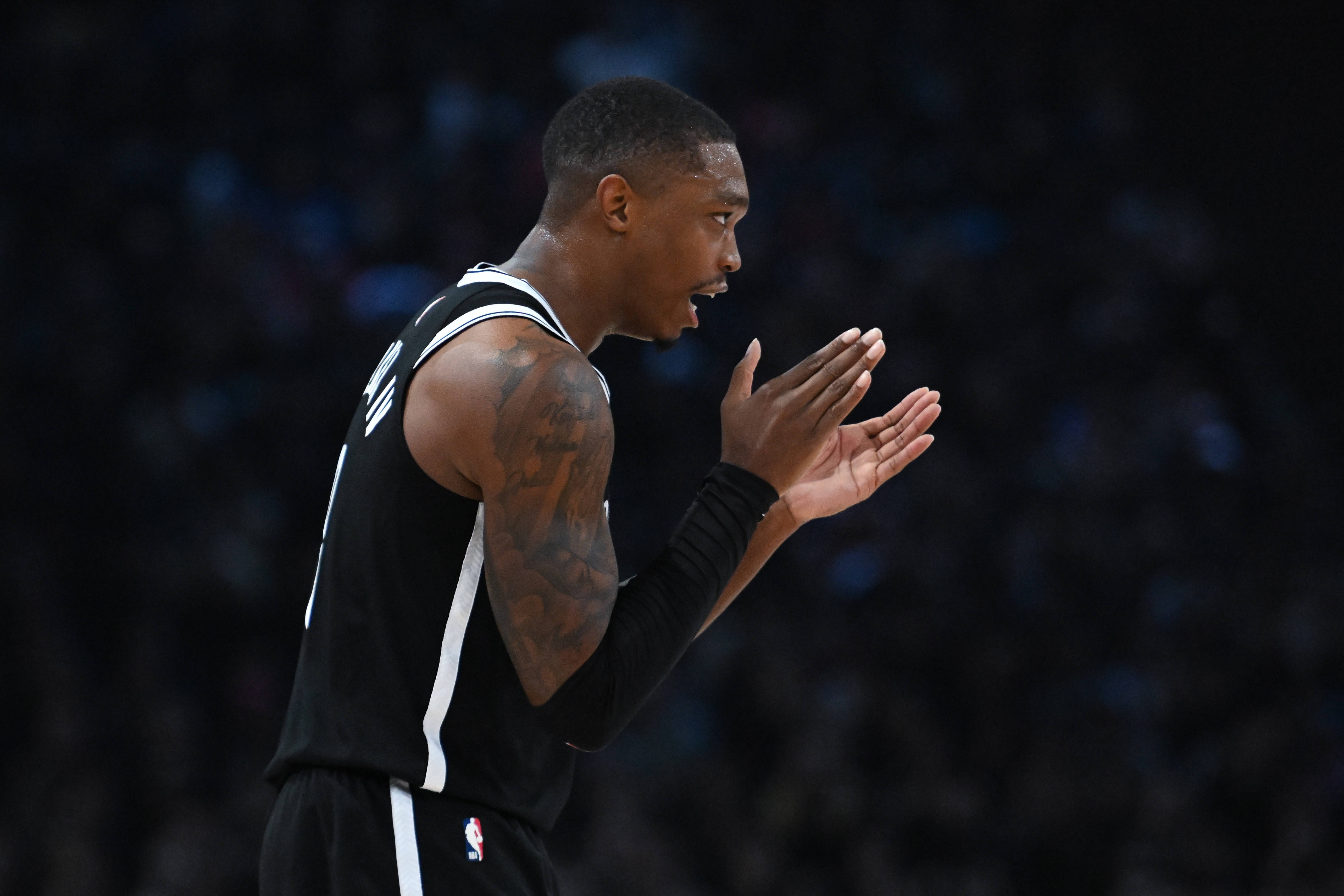 合同包含NBA買(mǎi)斷條款!薪資專(zhuān)家:買(mǎi)斷市場(chǎng)需密切關(guān)注朗尼-沃克